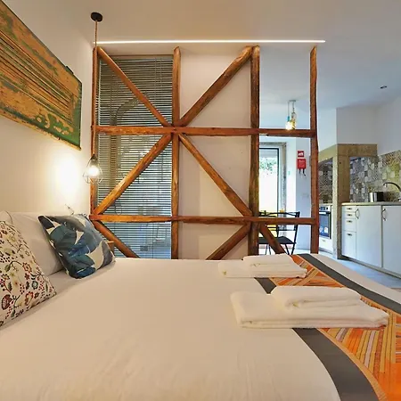 Mbird Lx Yard Apartment Lisbon