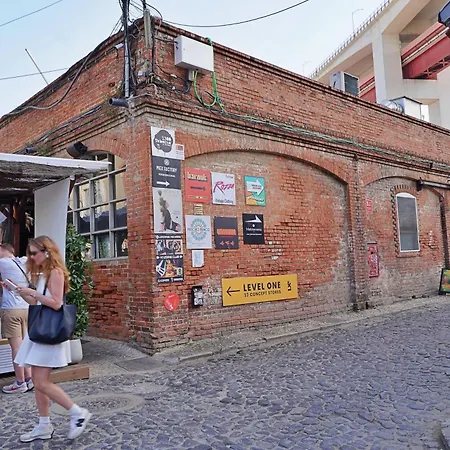 Mbird Lx Yard * Lisbon