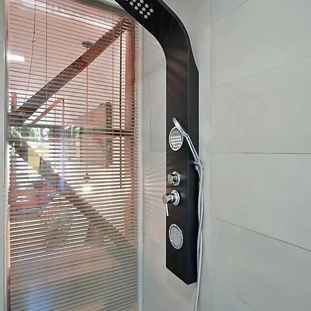 Mbird Lx Yard * Lisboa